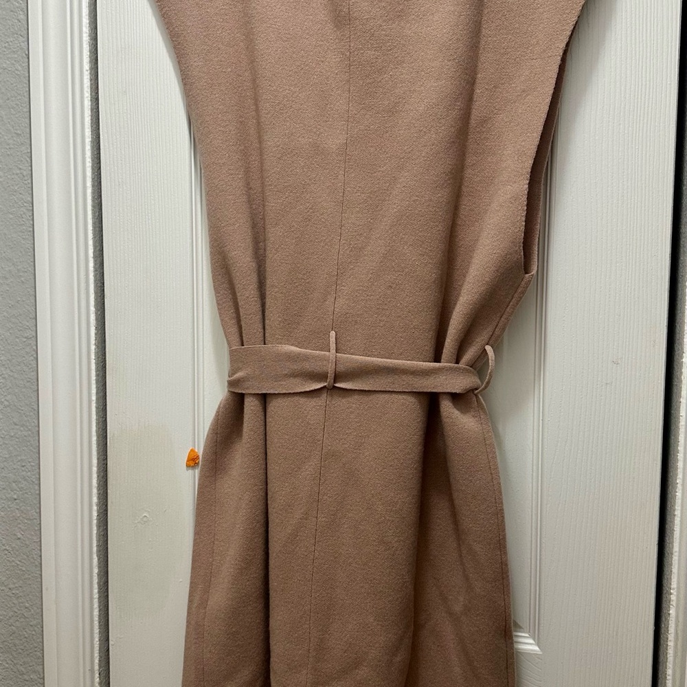 Las Sureñas Elegant Beige Sleeveless Vest with Leopard Print - Picture 3 of 6